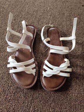 Time and Tru White Strappy Sandals with Brown Footbed